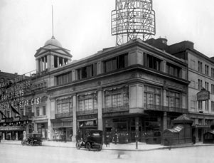 Winter Garden Theatre Exterior, The Honeymoon Express, 1913.jpg