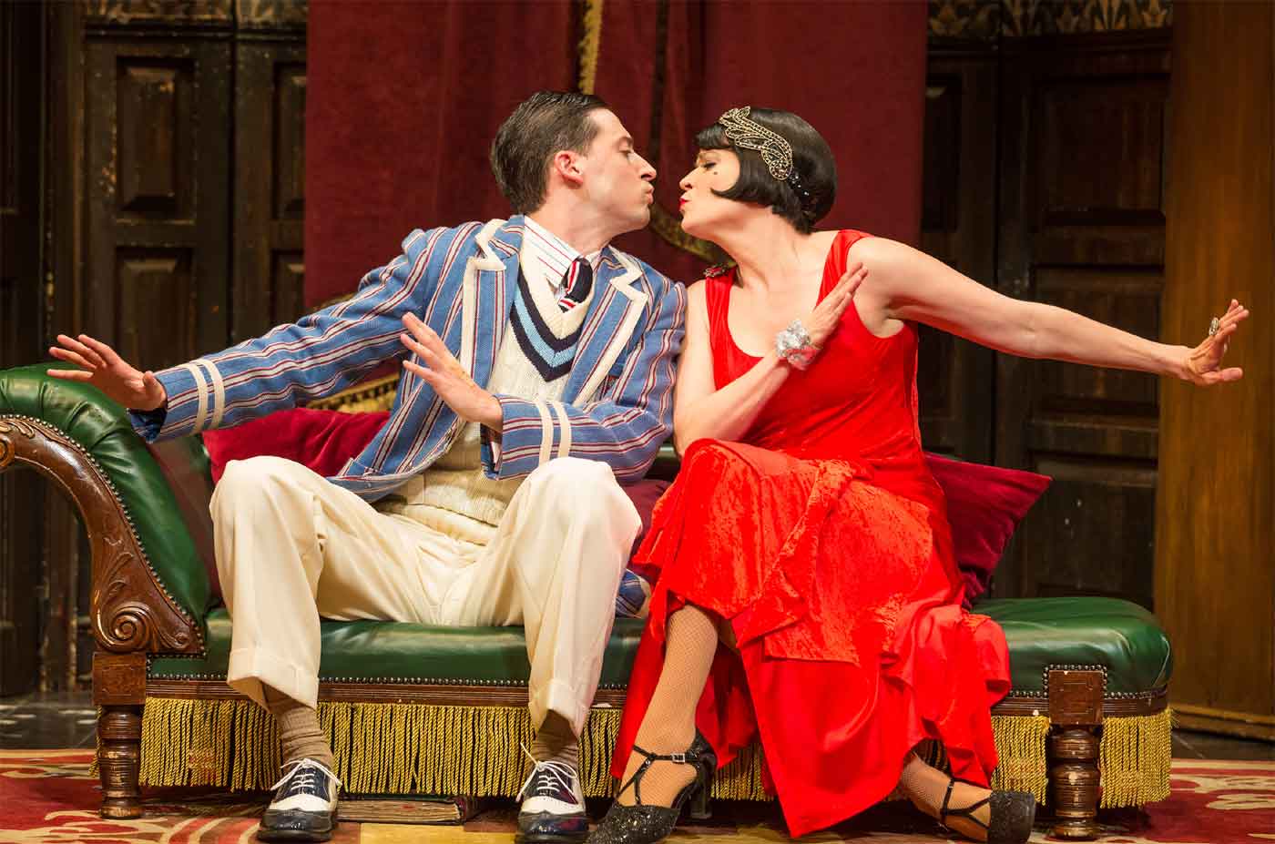 Play That Goes Wrong Broadway